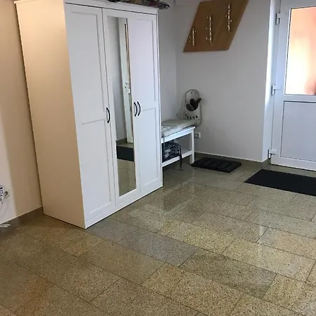 Moderne Grosszuegige Souterrainwohnung Zarrentin Gallin Schaalsee Wald Wasser Apartment *